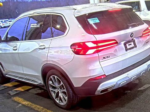 Used 2025 BMW X5 xDrive40i AWD/4WD image 2