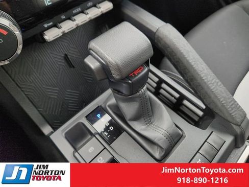 Used 2024 Toyota Tacoma TRD Off-Road image 21