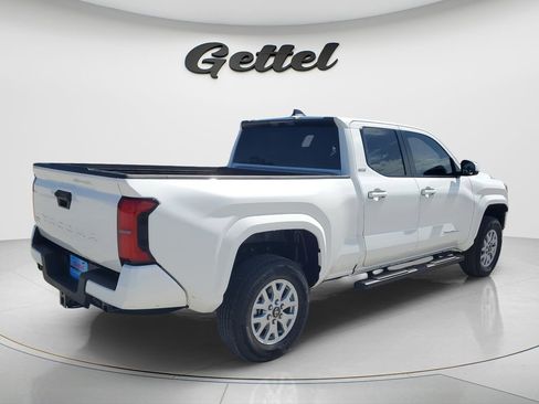 Used 2025 Toyota Tacoma SR5 RWD image 5