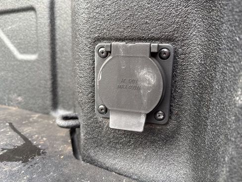 Used 2023 GMC Sierra 3500 Denali image 71