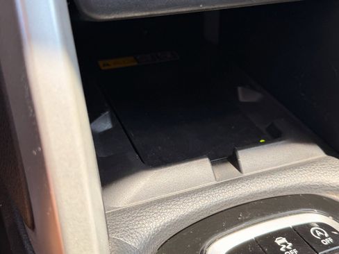 Used 2024 Toyota Corolla Cross LE w/ Moonroof Package image 21