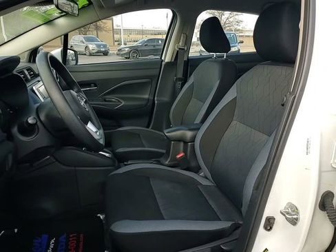 Used 2025 Nissan Versa SV image 10