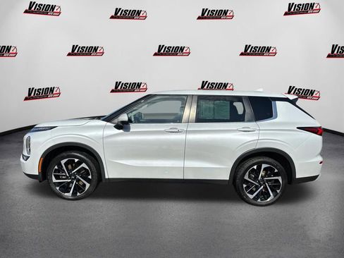 Used 2023 Mitsubishi Outlander SE image 8