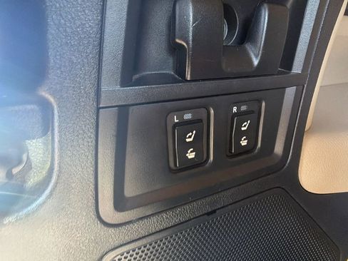 Used 2016 Toyota Sequoia Platinum image 24