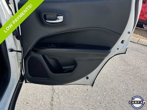 Certified 2018 Jeep Compass Latitude w/ Popular Equipment Group FWD image 19