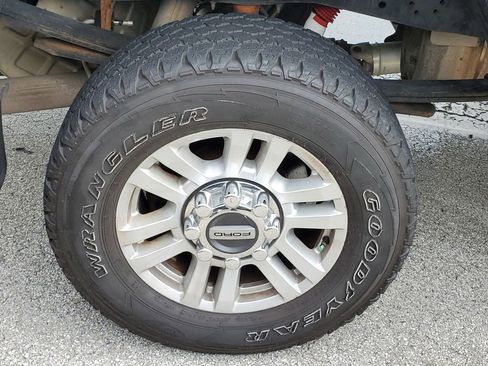 Used 2019 Ford F250 XLT w/ Snow Plow Prep Package image 5