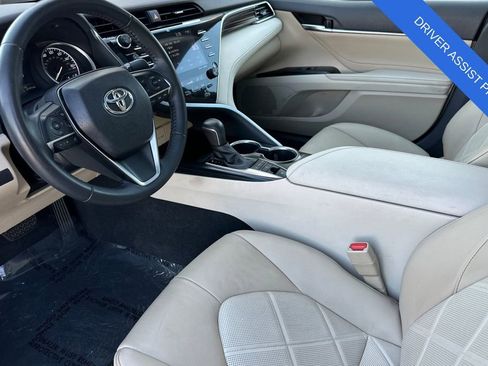 Used 2018 Toyota Camry XLE w/ Driver Assist Package image 10