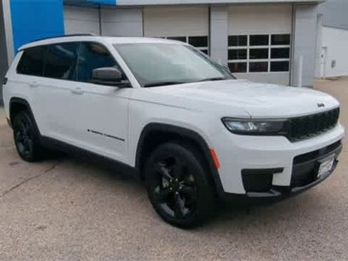 Used 2021 Jeep Grand Cherokee L Laredo image 2