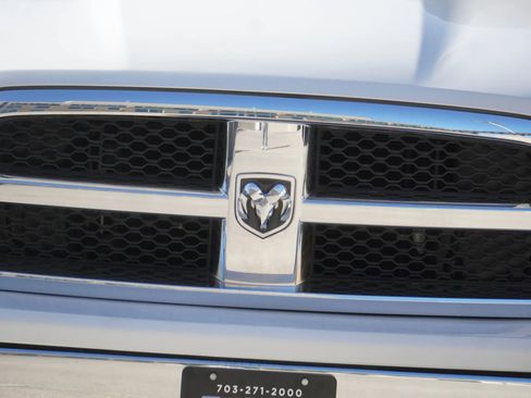 Used 2012 RAM 1500 Classic SLT w/ Luxury Group image 25