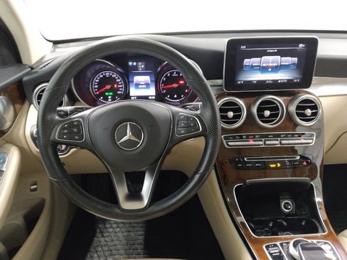 Used 2019 Mercedes-Benz GLC 300 4MATIC w/ Driver Assistance Package image 22