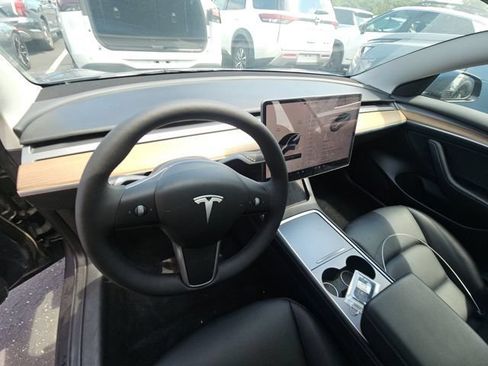 Used 2023 Tesla Model 3 Standard Range RWD image 11