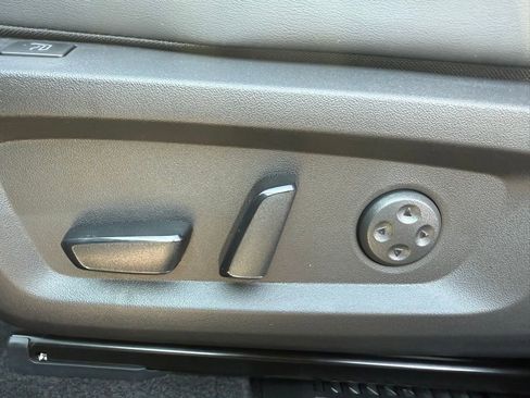 New 2025 Mitsubishi Outlander SEL image 21