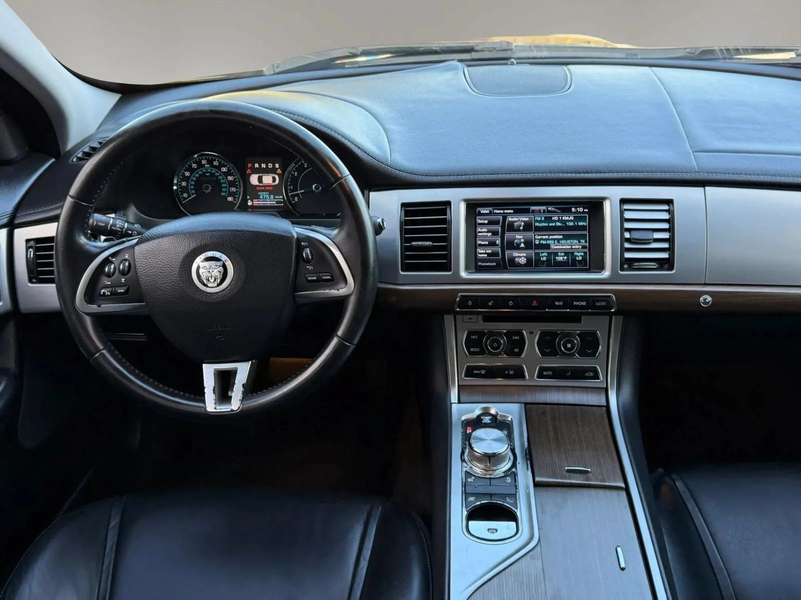 Used 2012 Jaguar XF RWD image 14