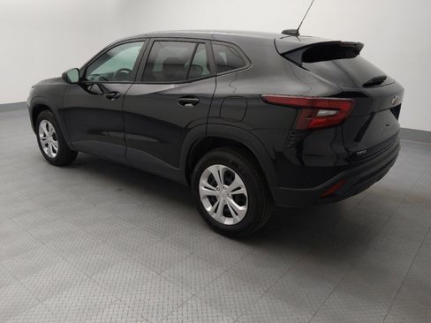 Used 2024 Chevrolet Trax LS FWD image 3