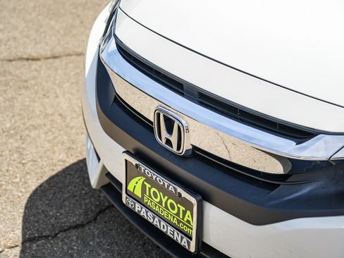 Used 2017 Honda Civic EX image 3