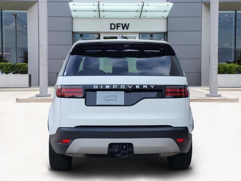 Certified 2025 Land Rover Discovery S image 6