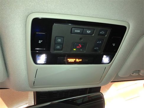 Used 2025 Toyota Grand Highlander AWD image 24