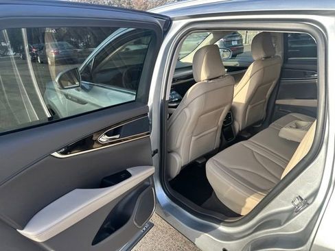 Certified 2023 Lincoln Nautilus AWD w/ Premium Package image 21