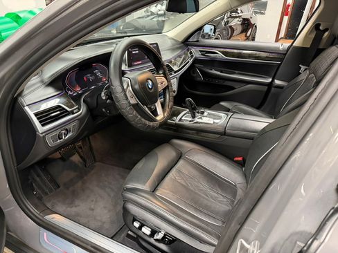 Used 2021 BMW 750i xDrive w/ Executive Package image 22