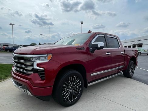 Used 2024 Chevrolet Silverado 1500 High Country image 3