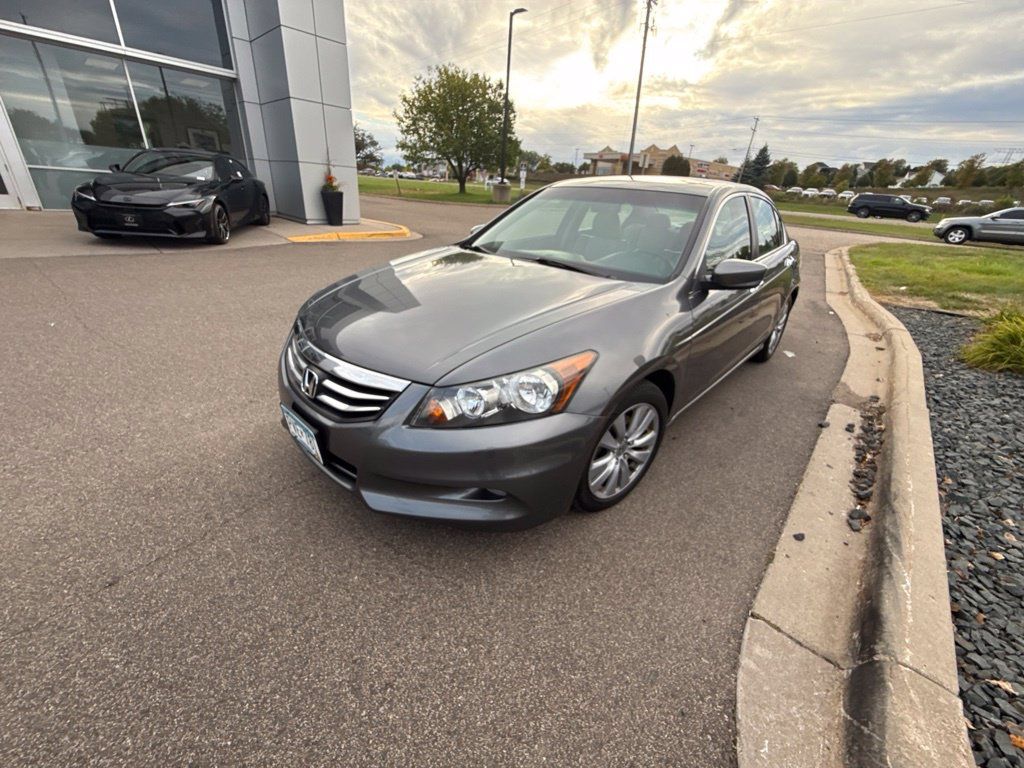 Used 2011 Honda Accord EX-L image 2