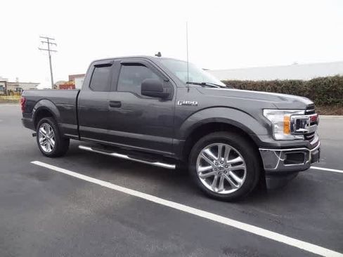 Used 2020 Ford F150 XLT image 5