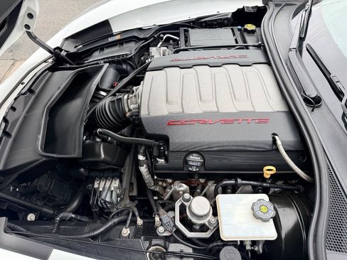 Used 2018 Chevrolet Corvette Stingray Coupe w/ Carbon Flash Badge Package RWD image 34