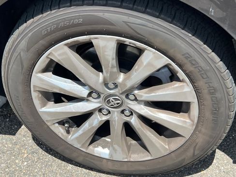 Used 2018 Toyota Camry LE FWD image 22