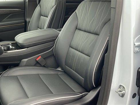 New 2026 Buick Enclave Avenir w/ Super Cruise Package image 13