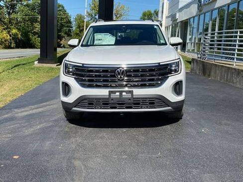 New 2026 Volkswagen Atlas SE image 2