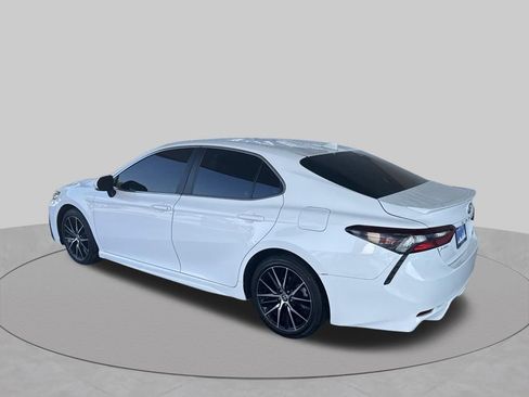 Used 2024 Toyota Camry SE FWD image 6