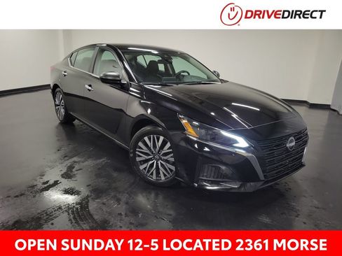 Used 2025 Nissan Altima 2.5 SV FWD image 1