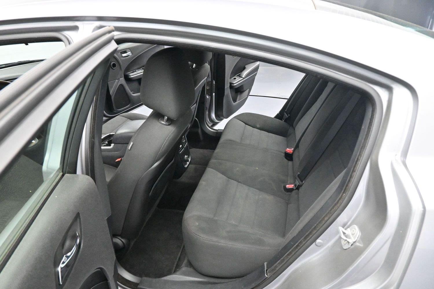 Used 2013 Dodge Charger SE RWD image 24