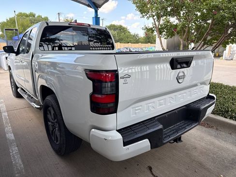 Used 2025 Nissan Frontier SV RWD image 7