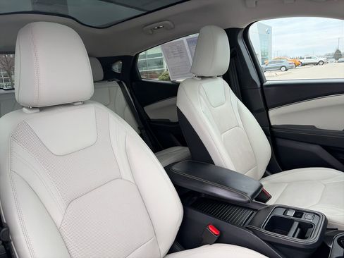 Used 2025 Ford Mustang Mach-E Premium image 14