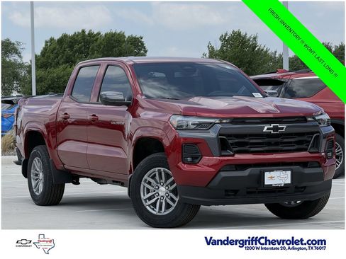 New 2026 Chevrolet Colorado LT w/ LT Convenience Package AWD/4WD image 2
