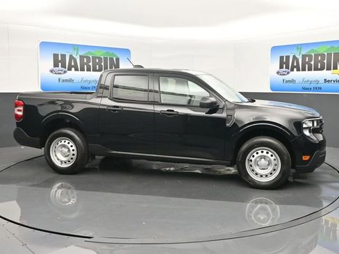 New 2025 Ford Maverick XL image 7