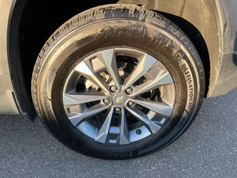 Used 2025 Chevrolet Equinox LT image 28