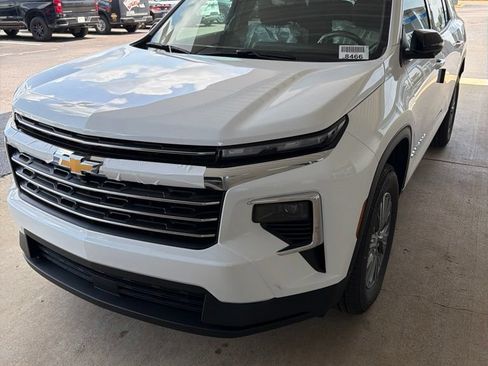 New 2027 Chevrolet Traverse LT w/ Driver Confidence Package FWD image 1
