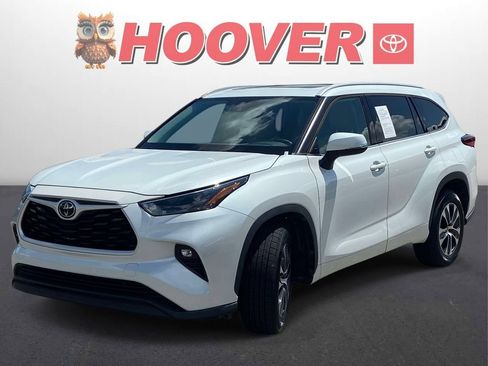 Used 2022 Toyota Highlander XLE FWD image 5