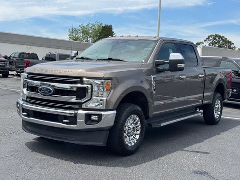 Used 2021 Ford F250 XLT w/ XLT Premium Package AWD/4WD image 8