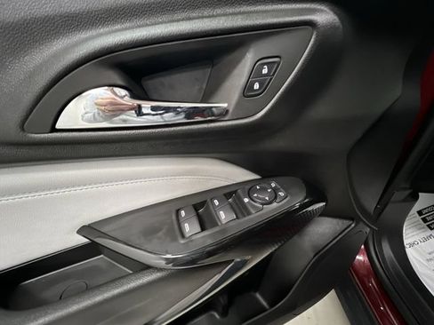 Used 2025 Chevrolet Trax LT FWD image 22