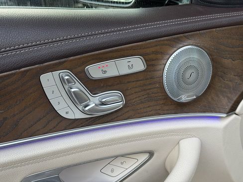 Used 2018 Mercedes-Benz E 300 image 3