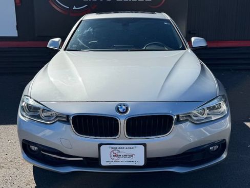 Used 2018 BMW 330i xDrive Sedan AWD/4WD image 7