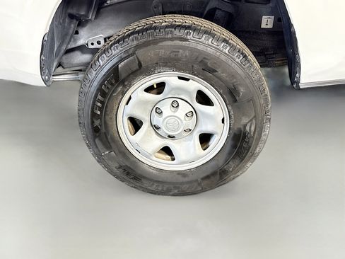 Used 2022 Toyota Tacoma SR image 36