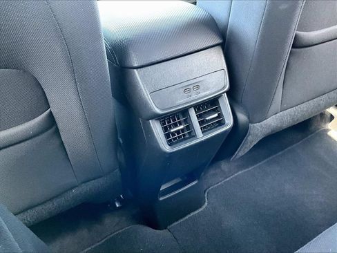 Used 2025 Chevrolet Equinox LT AWD/4WD image 13