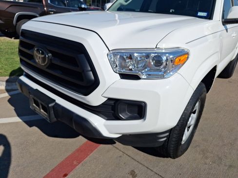 Used 2022 Toyota Tacoma SR image 10