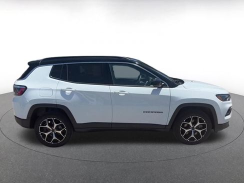 Used 2025 Jeep Compass Limited AWD/4WD image 16
