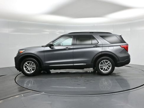 Certified 2022 Ford Explorer XLT w/ Class IV Trailer Tow Package image 29