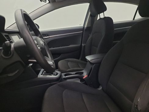Used 2019 Hyundai Elantra SE w/ Cargo Package FWD image 17